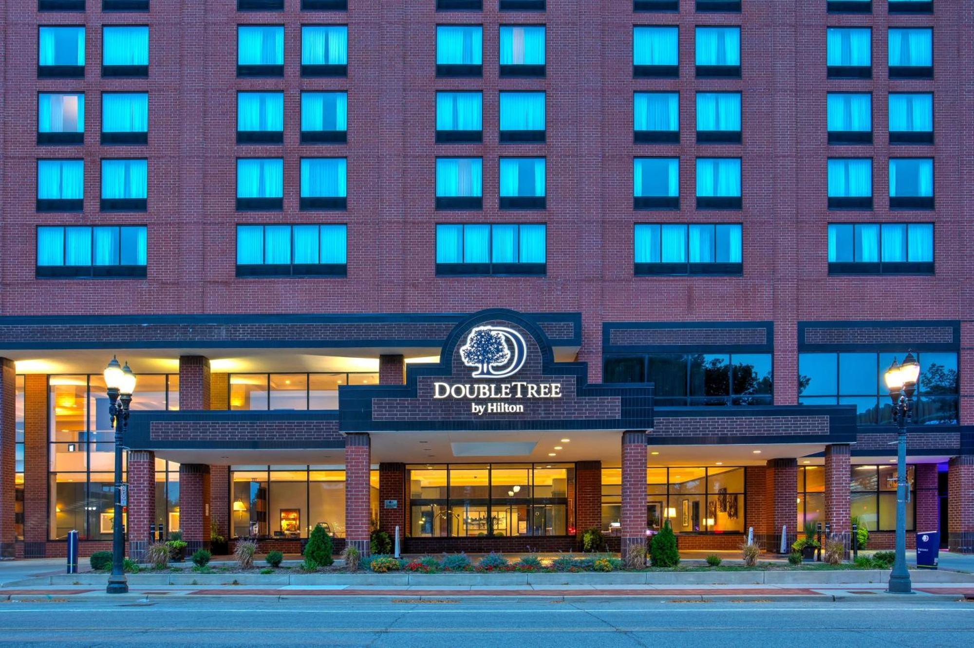 Doubletree By Hilton Lansing Hotel Ngoại thất bức ảnh