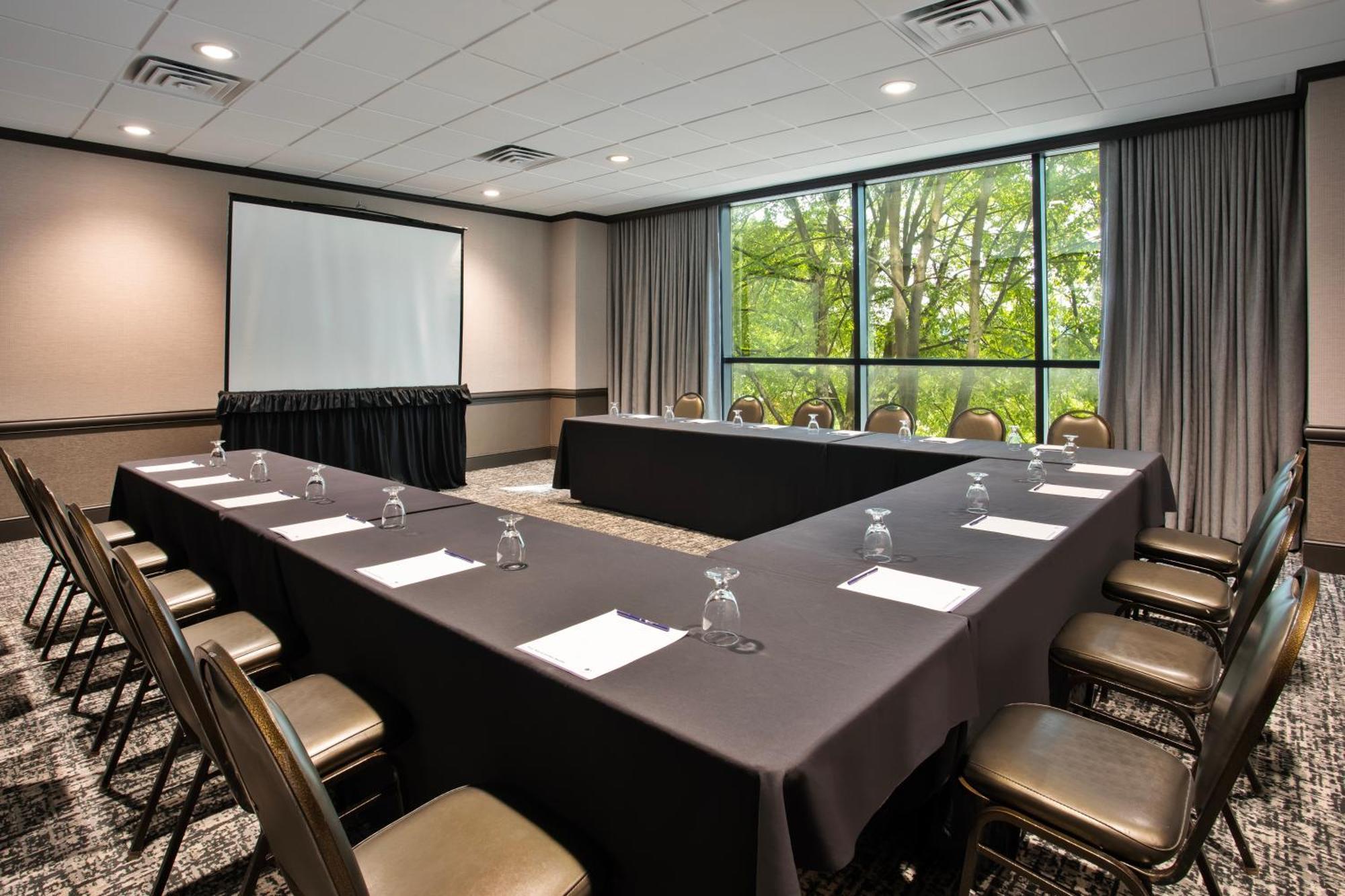 Doubletree By Hilton Lansing Hotel Ngoại thất bức ảnh