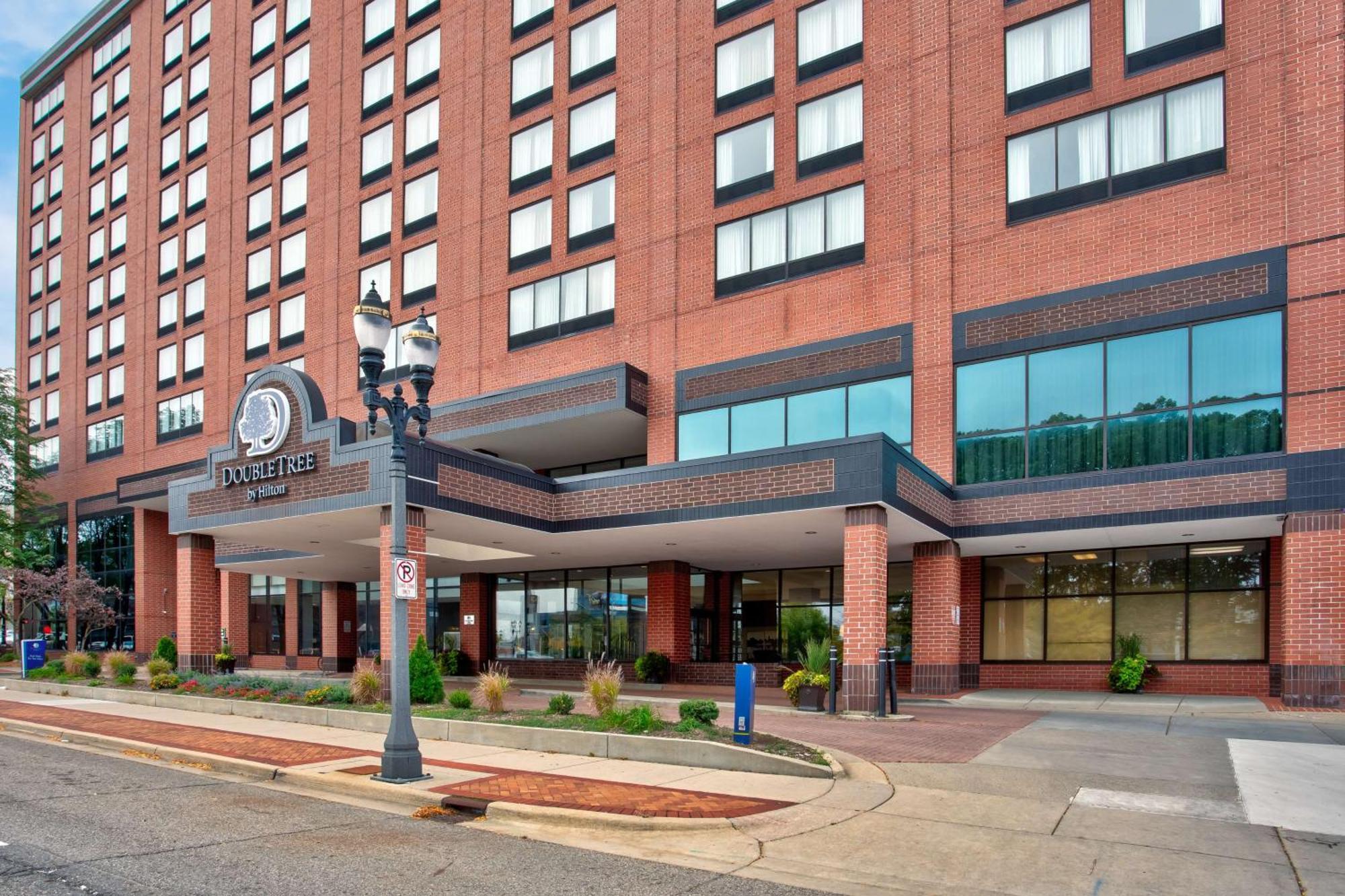 Doubletree By Hilton Lansing Hotel Ngoại thất bức ảnh
