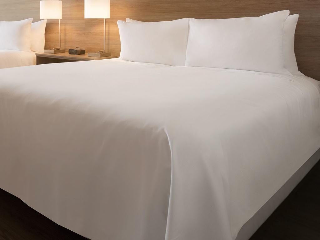Doubletree By Hilton Lansing Hotel Phòng bức ảnh