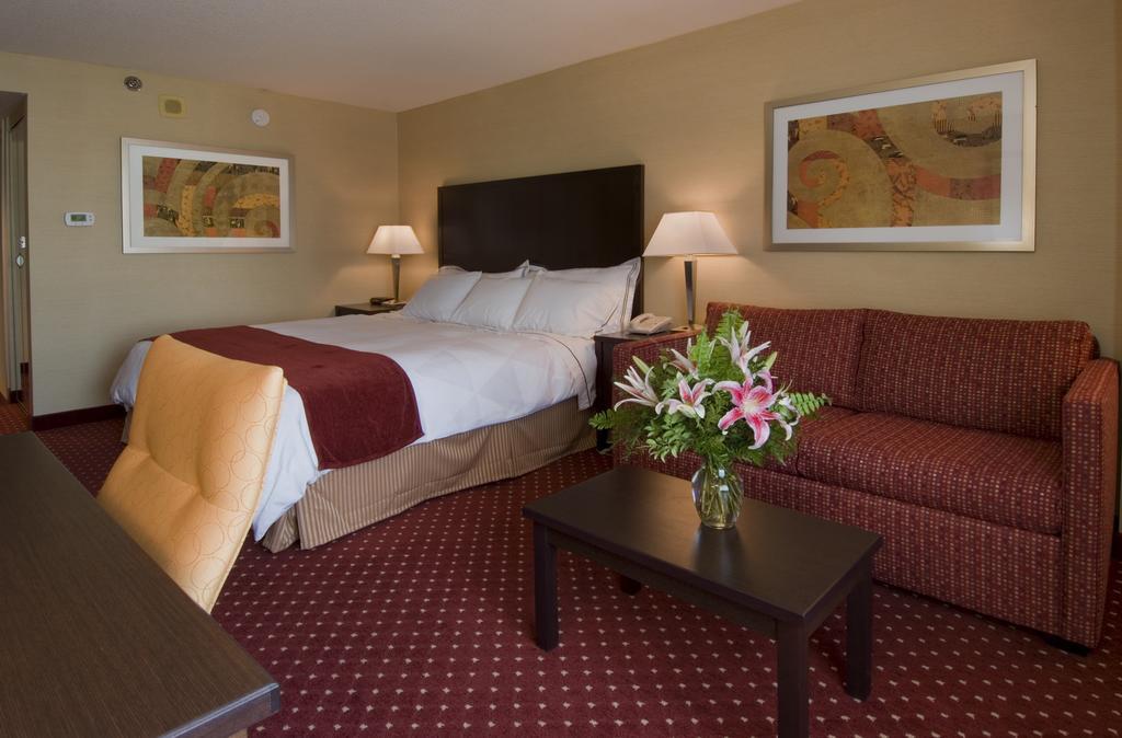 Doubletree By Hilton Lansing Hotel Phòng bức ảnh